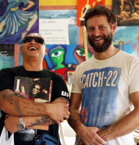 Ben Quilty (right) and convicted Bali Nine smuggler Andrew Chan in Kerobokan prison in February 2013.