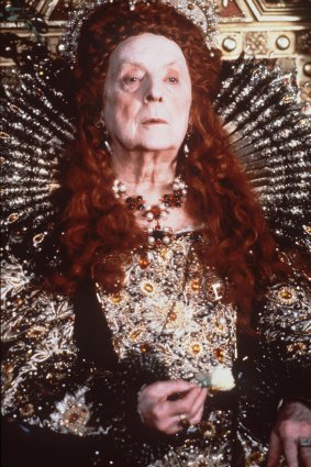 Quentin Crisp as Elizabeth I in <i>Orlando</i>.