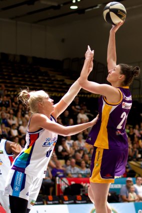 Capitals forward Abby Bishop applies some defensive pressure against the Melbourne Boomers.