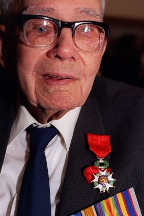 Roy Longmore receiving his Legion d'honneur in 1998.