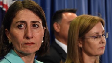 The Greens are calling for NSW Premier Gladys Berejiklian and Local Government Minister Gabrielle Upton to bring an end to council amalgamations. 