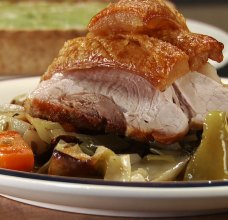 Pot-roasted pork shoulder with apple and cabbage recipe