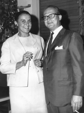 Baum’s French-born mother, Jacqueline, and Austrian-born father, Harry, in 1965. “I had inherited my father’s explosive temper and my mother’s dripping sarcasm,” she writes.
