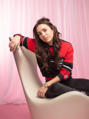 From A Dark Past To Adoration Amy Shark On Strength Success And A Debut Album