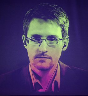 NSA whistleblower Edward Snowden thinks consumers should scrap services like Dropbox altogether.