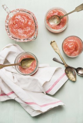 Stewed rhubarb can be used in a variety of ways.