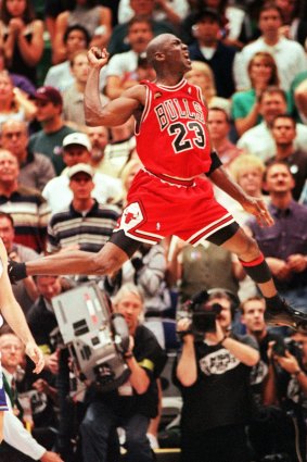 Michael Jordan's Bulls win the 1998 title.