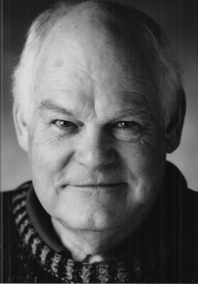 Malcolm Robertson made an outstanding contribution to the development and production of local theatre and Australian playwrighting.