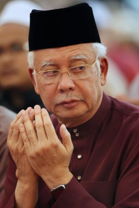 Najib Razak, Malaysia's prime minister, attends prayers at the National Mosque in Kuala Lumpur, Malaysia, on Thursday.