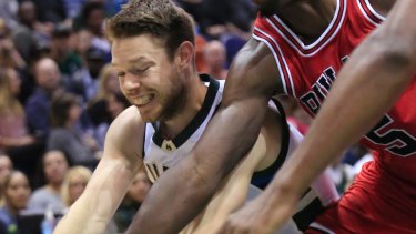 Matthew Dellavedova Marshalls Young Bucks As Old Club Raises Nba Championship Banner