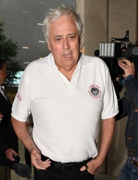 Clive Palmer is seeking to sue the Prime Minister for defamation.