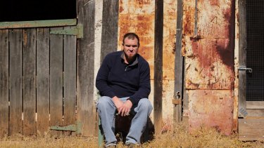 Paul Halls saw a man throw a laptop or iPad into an irrigation canal outside of Leeton. 