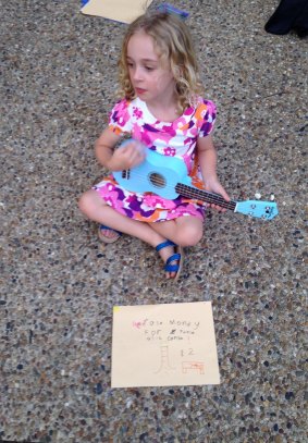 Tara began playing her ukulele outside her house even before her grandma was sick to help strangers beat cancer.