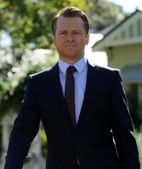 Anthony Hayes as Detective Ian Cornielle in Secrets & Lies on Ten.