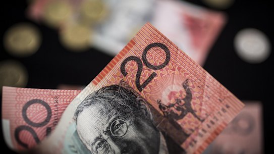 Most Australians believe a good financial history should mean cheaper interest rates on products such as loans and credit cards.