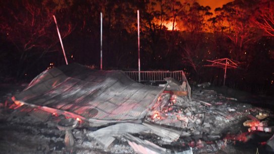 Homes destroyed by bushfires at Mount Tomah. 