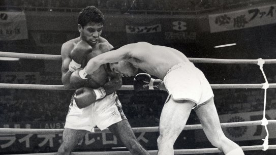Lionel Rose and Fighting Harada contesting the world bantamweight title in 1968.