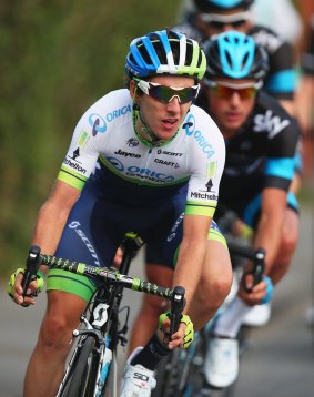 Simon Yates will switch from next month's Giro d'Italia to support Chaves in the July Tour.