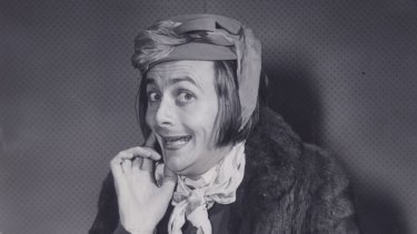 Barry Humphries performing as Edna Everage in 1959.