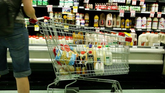 Food and drink prices fell in the March quarter, reflecting stiff competition across much of the retail sector.