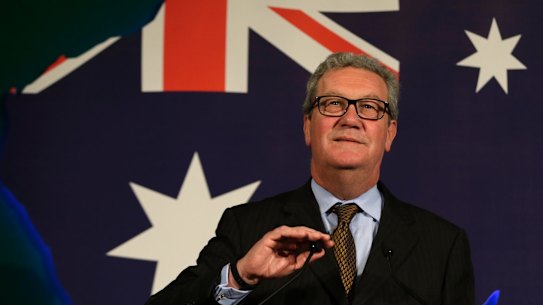 Alexander Downer reportedly met with Trump aide George Papadopoulos over drinks in London.