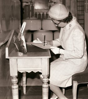 The Queen at the Electrolux factory in Orange during her visit to Australia in 1970. 