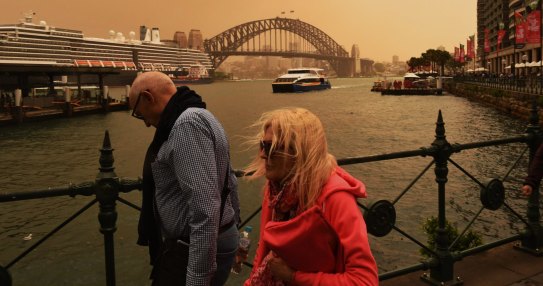 Dust Storm sweeps over Sydney Harbour this morning
Photo Nick Moir 22 nov 2018