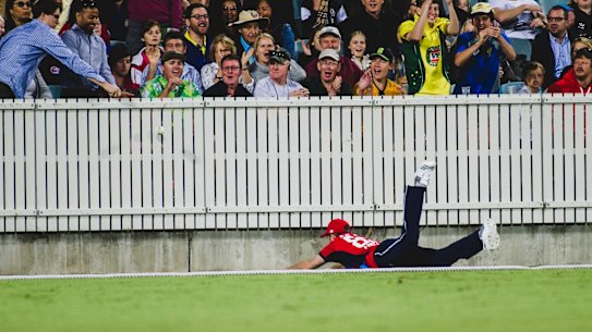 Liam Dawson jumps for the ball on Friday night.