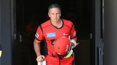 Brad Hodge told to 'bring his ear muffs' for Perth Scorchers crowd in Big Bash