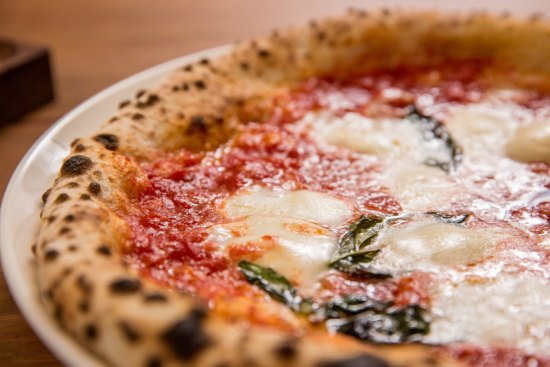 Go-to dish: the margherita pizza - you can't lose.
