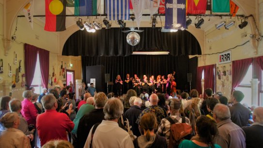 "Chooks on a Hot tin roof" perform at the Melbourne Ukelele Fest in 2012.