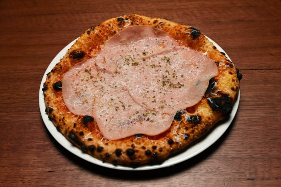 Go-to dish: Classic cheese pizza with optional mortadella.