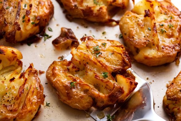 Crispy Golden Smashed Potatoes Recipe — Be Greedy Eats