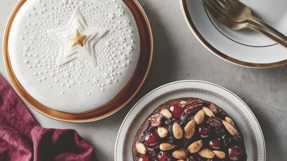 Aldi's iced Christmas cake (top left).