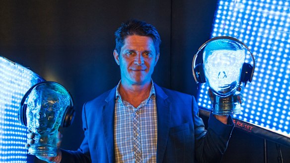 "Your vision goes through periods of peak sensitivity": Professor David Alais.