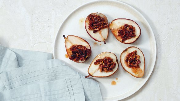Move over poached pears, hello maple baked pears.