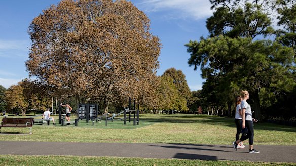 Residents have moved to block the installation of skate facilities at Rushcutters Bay Park for fear it will disturb the peace.