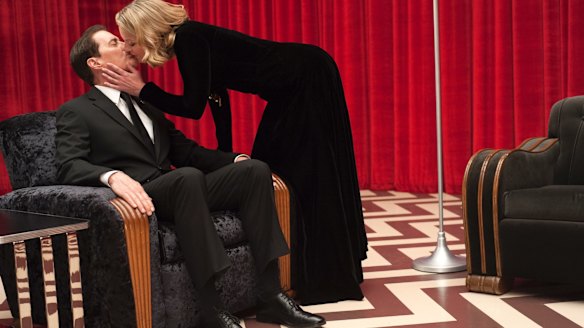 A grown-up Agent Cooper and Laura Palmer inside the Red Room.