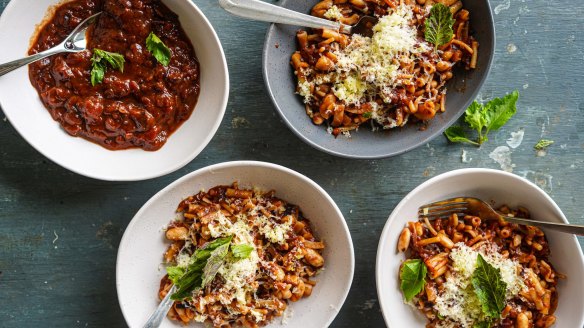 Pasta with beans, cheese and Coronavino sauce.