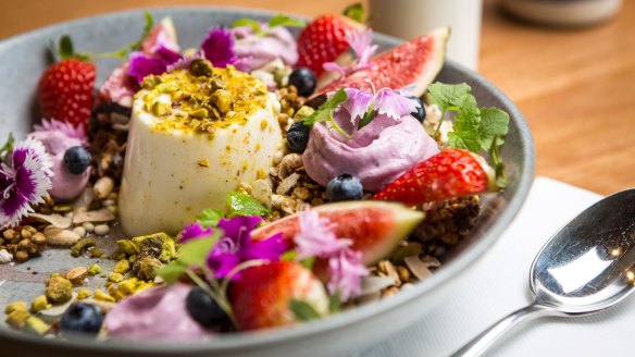 Vanilla and orange blossom yoghurt panna cotta with 'hempnola' (hemp granola).