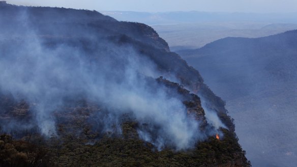 Beating bushfires: Who's right – The RFS, conservationists, farmers ...