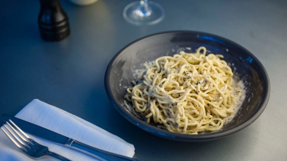 Tonnarelli cacio e pepe. 