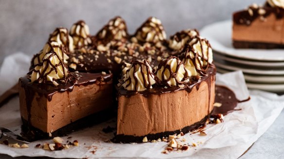 This cheesecake has a triple hit of Nutella: in the filling, the ganache topping and a decorative drizzle.