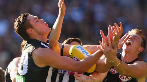 Essendon and Collingwood will open the AFL pre-season in 2017.