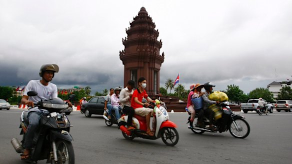 Australia has flown a sixth refugee from Nauru to Phnom Penh.