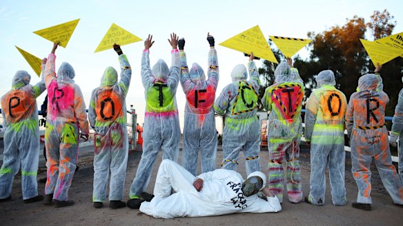 Pratzky (at front) with anti-CSG protesters. 
