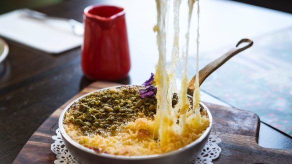 Kanafeh: Sweet dreams are made of cheese.