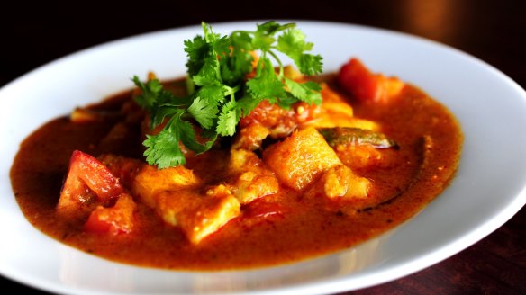 Asam Curry: Fresh ling fillet or prawns or soy based "fish" in a spicy tangy tamarind sauce with tomato,  pineapple and okra.
