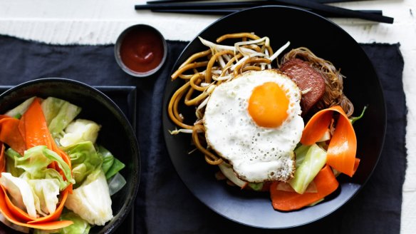 Adam Liaw's Economy fried noodles with SPAM (