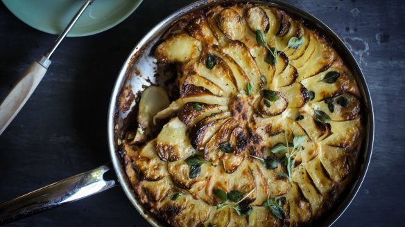 Moussaka meets gratin (hold the meat).
